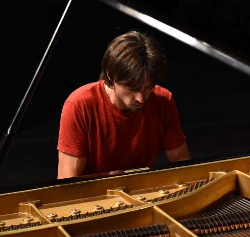 Bruno Hrabovsky traz “Rock ao Piano” para o Teatro Glauce Rocha