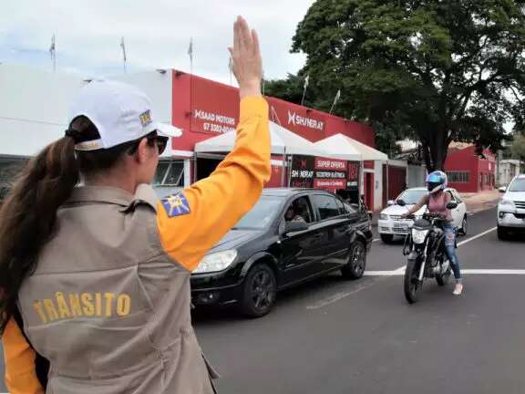 Caravana e eventos religiosos interditam ruas neste final de semana