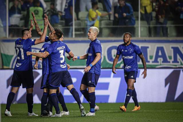 Com gol contra, Cruzeiro vence S&atilde;o Paulo por 1 a 0 no Independ&ecirc;ncia