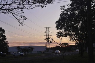 Céu aberto com o sol aparecendo logo nas primeiras horas da manhã (Foto: Paulo Francis)