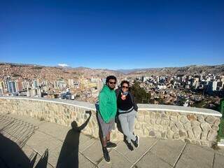 Marcus Costa visitando a Bolívia ao lado da esposa Mariana Castelar. (Foto: Thailla Torres)