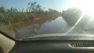 Estrada vicinal após dias de chuva (Foto: Arquivo pessoal).