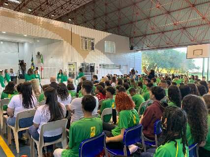 Escola recebe embaixador da Itália para abertura da campanha “Rumo ao Lixo Zero”