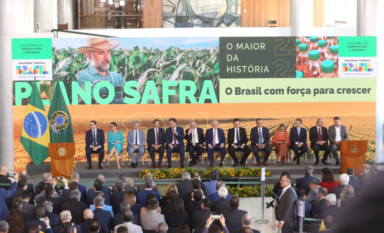 Presidente anuncia Plano Safra 2023/2024 com financiamento de R$ 364 bilhões