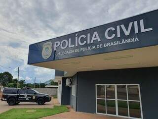 Fachada da Delegacia de Brasilândia, onde caso é investigado. (Foto: Cenário MS)