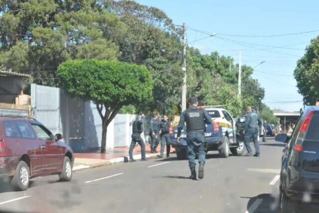 Suspeito de agredir idoso &eacute; baleado ao tentar fugir da pol&iacute;cia