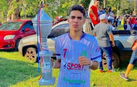 Jogador de futebol de MS desaparece após sair de festa no Paraguai