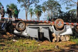 Motorista morre ap&oacute;s caminhonete capotar na BR-262