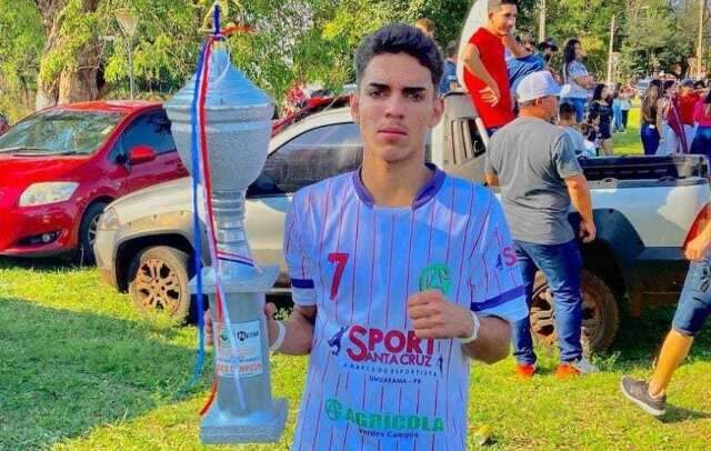 Jogador de futebol de MS desaparece ap&oacute;s sair de festa no Paraguai