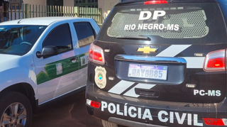 Polícia na agência do Detran de Rio Negro (Foto: divulgação / Polícia Civil)