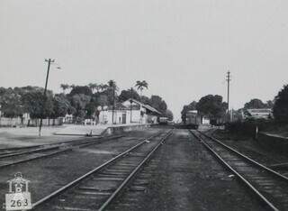 Esplanada ferroviária da Estrada de Ferro Noroeste do Brasil em Miranda/MS, no ano de 1982 (Foto: José Cardoso/Museu Ferroviário Regional de Bauru)