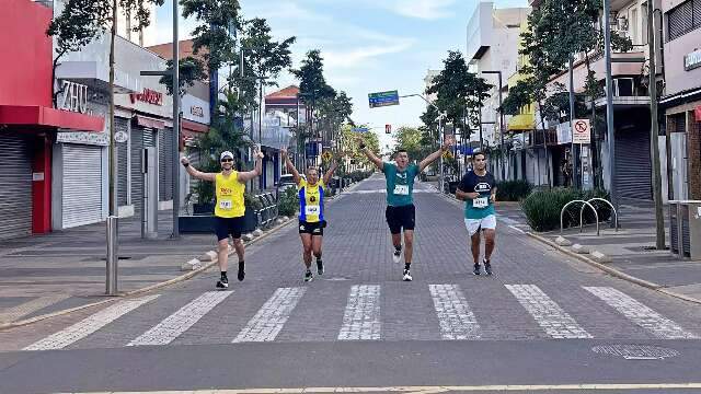 Confira as vias interditadas e linhas de &ocirc;nibus alterados por conta da maratona