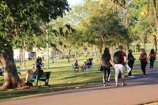 Parque continua sendo frequentado por campo-grandenses. (Foto: Juliano Almeida)