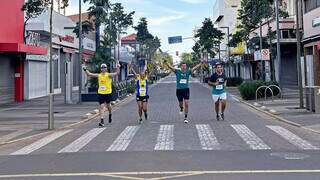 Corredores em percurso da Maratona em 2022 na Avenida 14 de Julho (Foto: Divulgação/Maratona de Campo Grande)