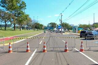 Trecho da Avenida Afonso Pena bloqueado para prova (Foto: Juliano Almeida)