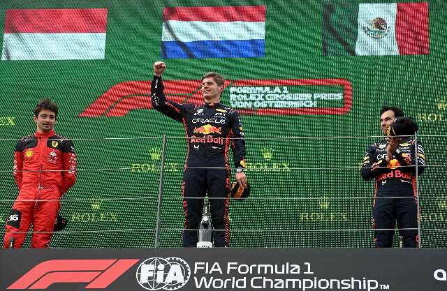 Verstappen vence mais uma e segue l&iacute;der no mundial de pilotos