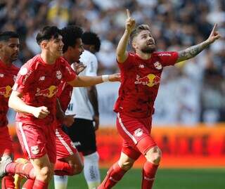 Eduardo Sasha foi o autor do gol da vitória na Neo Química Arena (Foto: Ari Ferreira)