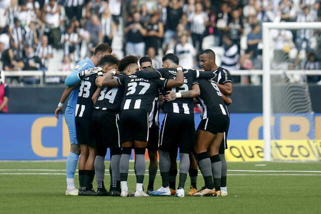 Jogando em casa, Botafogo bate Vasco e amplia lideran&ccedil;a na S&eacute;rie A