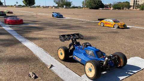 Praça do Papa vira autódromo e carrinhos podem passar de 300 km/h