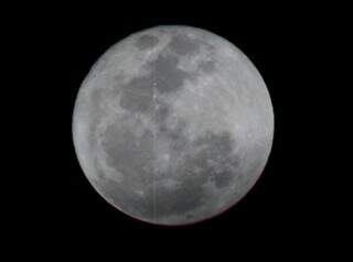 Lua maior que o usual, caracterizando a Superlua. (Foto: Thiago Oliveira de Souza/Arquivo pessoal)