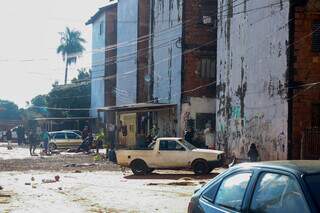 Blocos de apartamentos foram invadidos em 2005. (Foto: Paulo Francis/Arquivo)