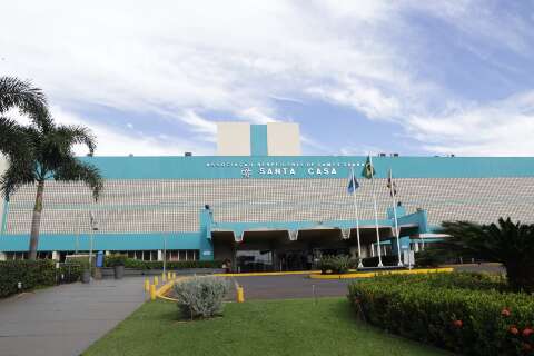 Bebê passou por exame na Santa Casa; hospital enfrenta falta de especialista