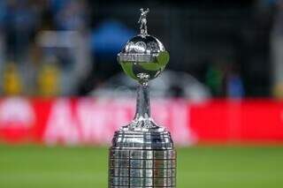 Cobiçado troféu da Libertadores da América (Foto: Divulgação)