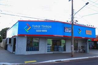 Total Tintas inaugurou segunda loja em endereço referência no Trevo Imbirussu. (Foto: Alex Machado)