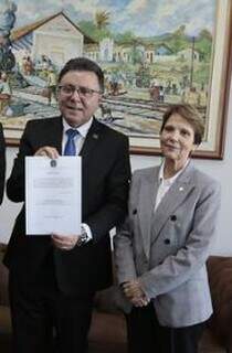 José da Costa Neto ao lado de Tereza Cristina, durante posse na Anater. (Foto: Divulgação)