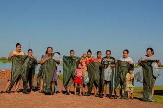 Coletoras de iscas vivas no Pantanal recebem equipamentos de prote&ccedil;&atilde;o individual