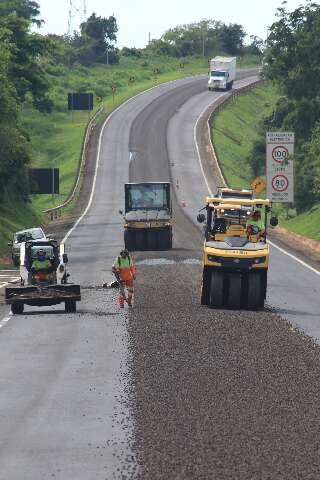 Passando por obras, BR-163 tem mais de 7 interdi&ccedil;&otilde;es nesta sexta-feira