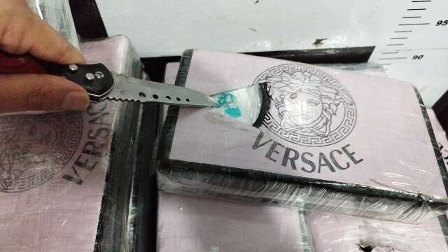 Coca&iacute;na avaliada em R$ 27 mi veio em carga de carne e seguia para o exterior