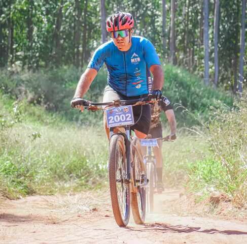 Mesmo sem uma perna, Gilvan foi campe&atilde;o ao pedalar 52 km em prova