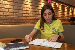 Antes de partir igual passarinho, Lucimar anotou cada passo da filha