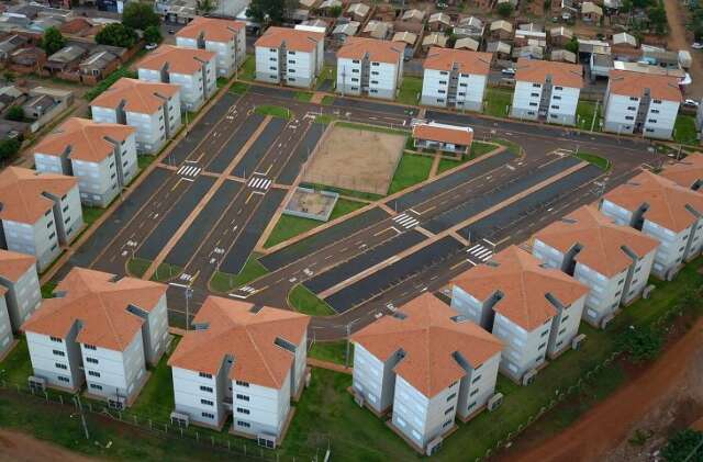 Governo firma parceria com 27 construtoras para subsidiar casa pr&oacute;pria