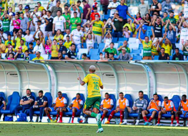 Gol contra e p&ecirc;nalti marcam empate entre Cuiab&aacute; e Bahia 