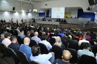 Pol&iacute;tica p&uacute;blica afeta a rotina, mas maioria n&atilde;o participa de debates