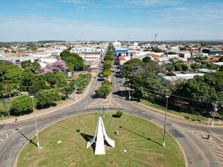 Imagem aérea de uma rotatória de Nova Andradina, localizada a 300 km de Campo Grande. (Foto: Divulgação)