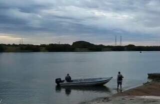 Empres&aacute;rio bate em boia e morre ao cair de lancha no Rio Paran&aacute; 