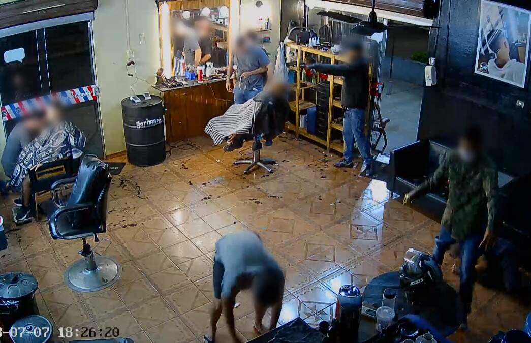 Adolescente suspeito de participação em roubo a barbearia no Tijuca é apreendido