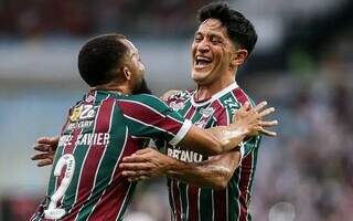 Samuel Xavier e Cano comemoram gol do Fluminense sobre o Internacional (Foto: Marcelo Gonçalves/Fluminense)