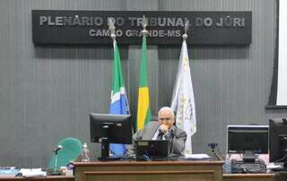 Juiz Aluízio Pereira dos Santos, responsável pelo júri que começou com a Operação Omertà (Foto: Paulo Francis/Arquivo)