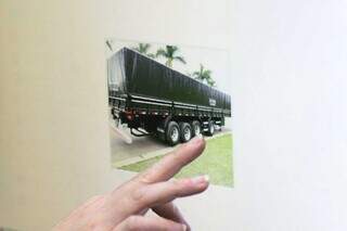 Imagem mostra caminhão com quarto eixo, que só foi liberado em 2022. (Foto: Henrique Kawaminami)