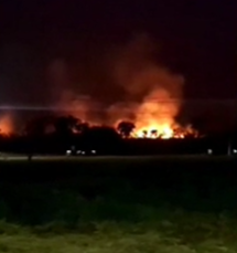 Foco de incêndio consome terreno baldio no Núcleo Industrial