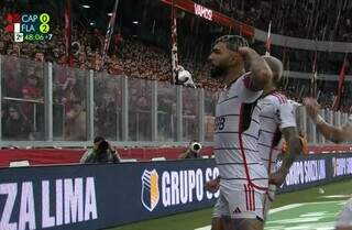 Gabigol comemora lance que crava a ida do Flamengo para as semifinais da Copa do Brasil de 2023. (Foto: Reprodução/Globoplay)
