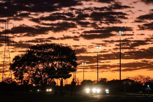 Quarta-feira deve ser quente e tempo começa a mudar amanhã em MS