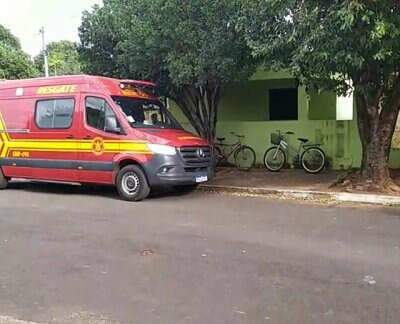 Deitado em po&ccedil;a de sangue, homem &eacute; encontrado morto em casa