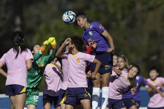 Sele&ccedil;&atilde;o Brasileira vence China por 3 a 0 em jogo-treino preparat&oacute;rio para a Copa