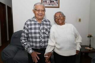 Juvercina, 95 anos, e Joel, 91 anos, completam 70 anos de casados no dia 3 de agosto. (Foto: Alex Machado)
