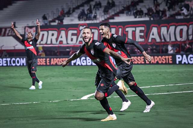 Sport desperdi&ccedil;a chances em campo e Atl&eacute;tico-GO vence na S&eacute;rie B